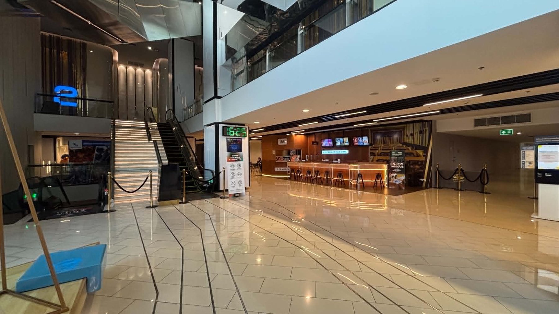 Century The Movie Plaza Sukhumvit